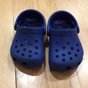 Size 2/3 Crocs